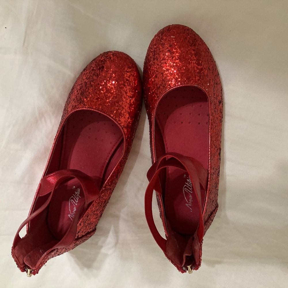 Sparkle red shoes